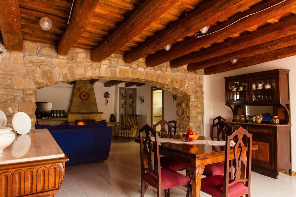 Masia Can Castanyola Marganell Εξωτερικό φωτογραφία