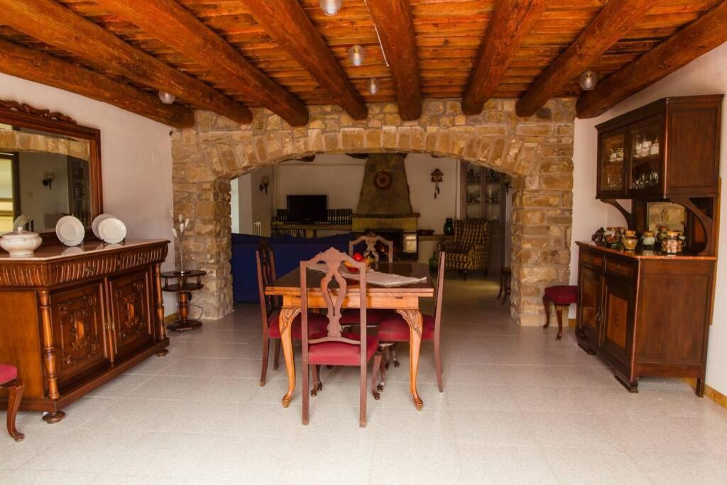 Masia Can Castanyola Marganell Εξωτερικό φωτογραφία
