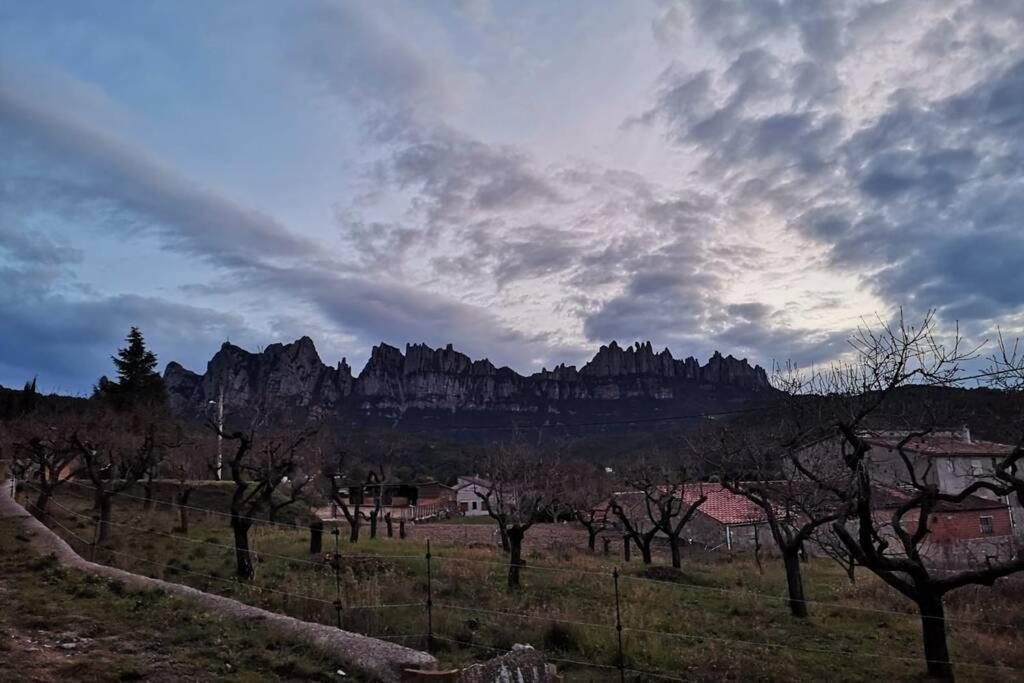 Masia Can Castanyola Marganell Εξωτερικό φωτογραφία